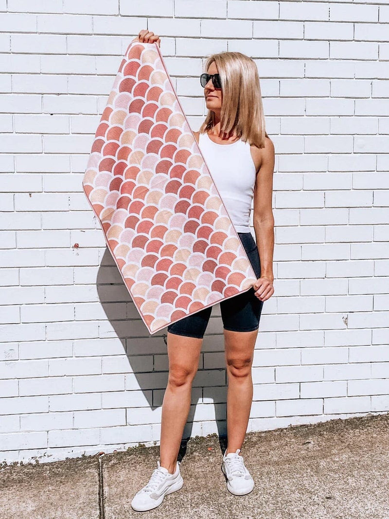 BREATHING TRAVEL Gym Towel - Pink Mermaid HOME & LIFESTYLE