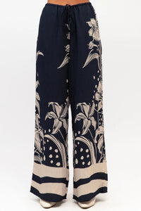 WHITE CLOSET Velvet Petal Pants BOTTOMS