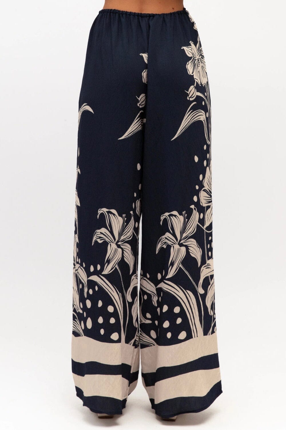 WHITE CLOSET Velvet Petal Pants BOTTOMS